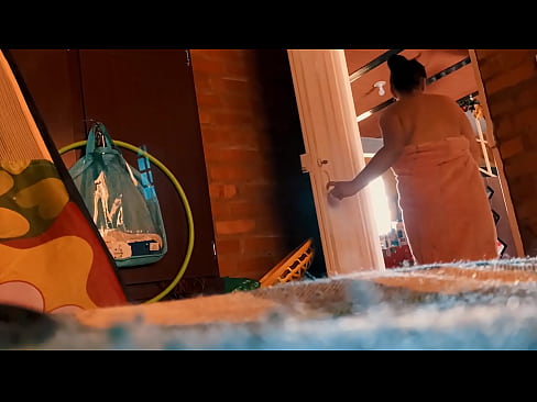 ❤️ דודי הולך אחרי למקלחת, הוא מזיין אותי בזמן שאני מתקלח. ❤️❌ פורנו אנאלי ב-iw.liporno.ru ❌